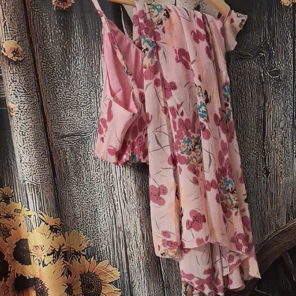 Floral Pink Sleeveless Dress - Picture 2 of 6